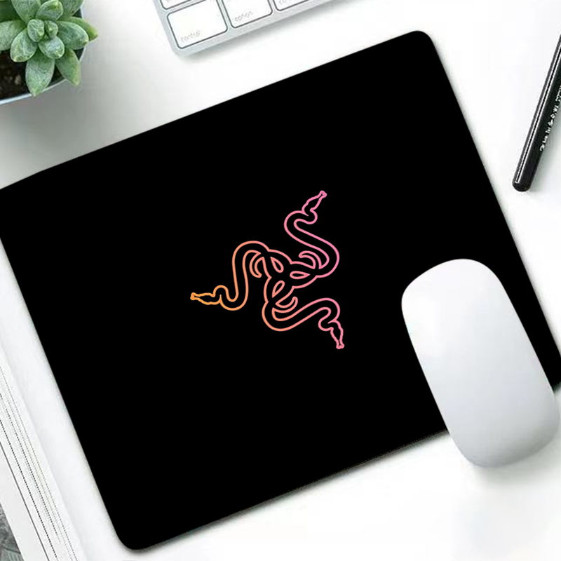 Esports Gaming Mouse - Razer Luxury Mouse Pad Anime Gamer